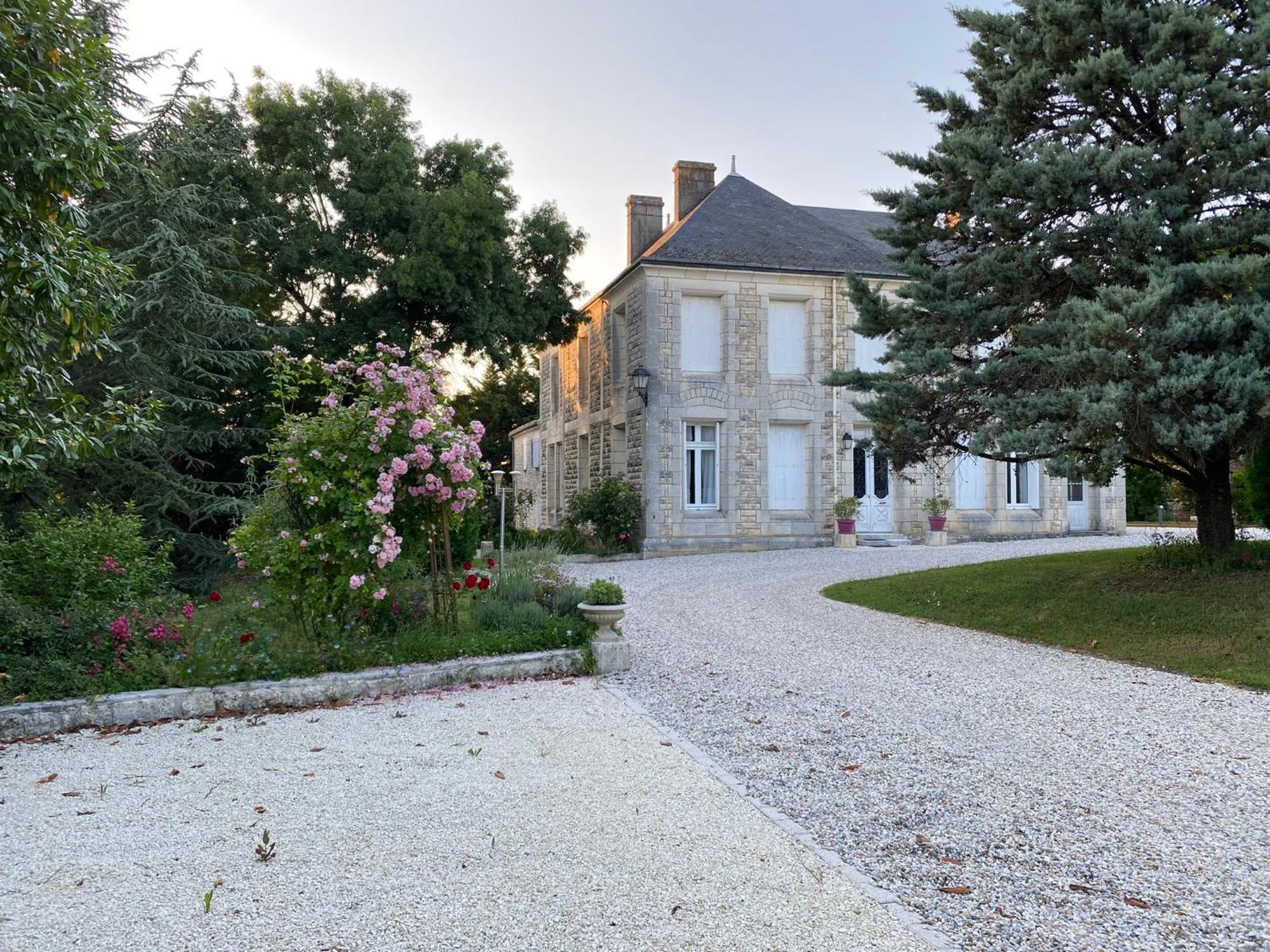 Domaine De La Perthuiserie Saint-Porchaire 외부 사진